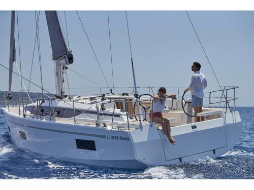 Segelyacht Bavaria 38 Cruiser chartern in Novi Vinodolski Segelyacht Bavaria 38 Cruiser chartern in Novi Vinodolski