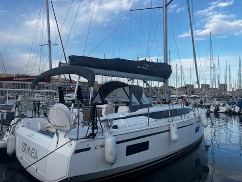 Yacht Bavaria 38 Cruiser chartern in Vieux Port