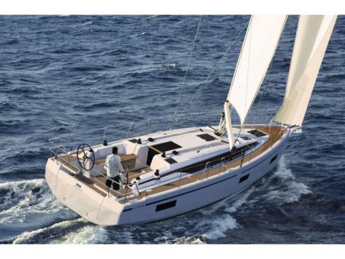Sailing yacht Bavaria 38 Cruiser available for charter in Lefkas
