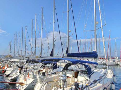 Yacht Bavaria 39 Cruiser for rent in Marina Kornati