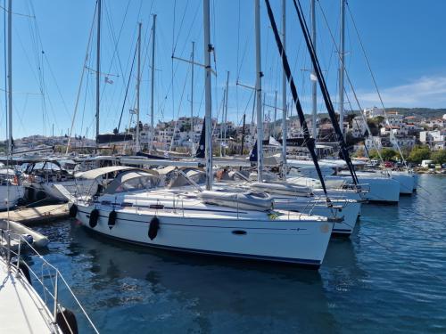 Yacht Bavaria 39 Cruiser for rent in Volos Harbour