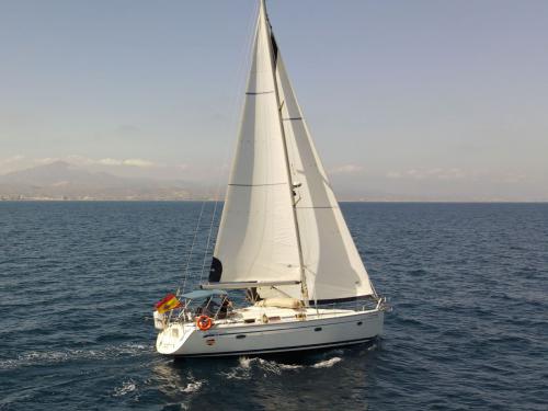Sailing boat Bavaria 39 Cruiser for hire in Alicante