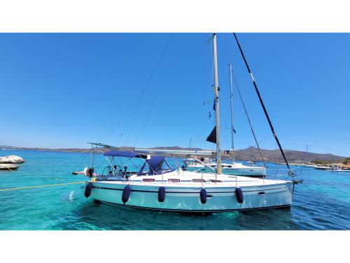 Yacht Bavaria 40 chartern in Athen