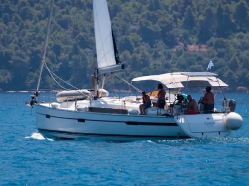 Yacht Bavaria 40 for charter in Nikiana Marina