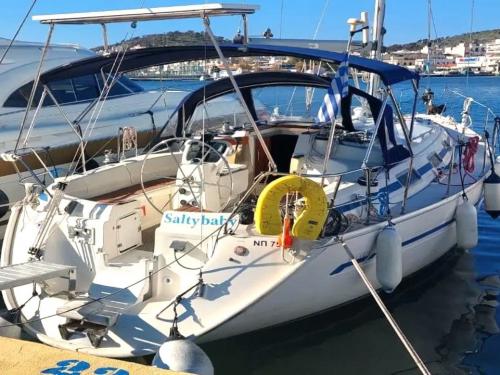 Sailboat Bavaria 40 Cruiser available for charter in Salamina