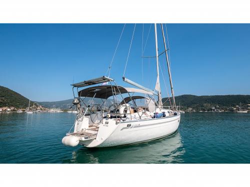 Sailing yacht Bavaria 40 Cruiser for rent in Vlicho