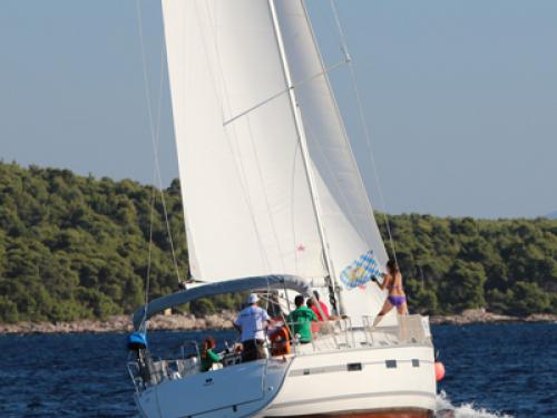 Sailing yacht Bavaria 40 Cruiser available for charter in Marina Vrsar