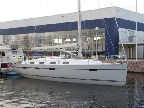 Sailing yacht Bavaria 40 Cruiser available for charter in Port Dilette