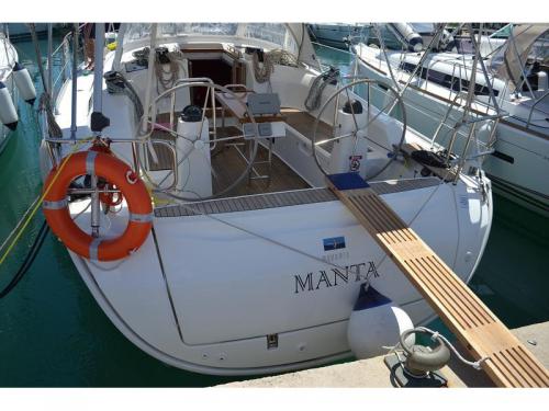 Sailing yacht Bavaria 40 Cruiser for hire in Volos