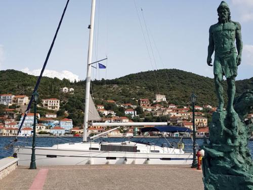 Sailing yacht Bavaria 40 Cruiser for charter in Sami