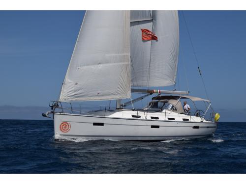 Sailboat Bavaria 40 Cruiser for hire in Palermo