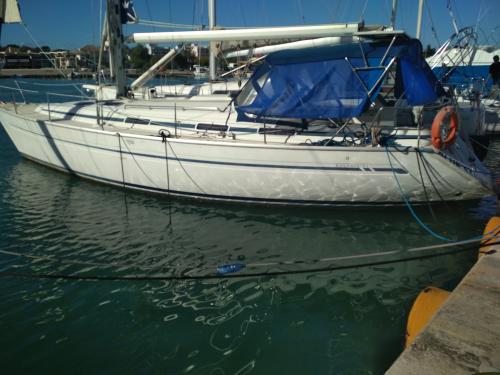 Sailboat Bavaria 41 for hire in Achillio