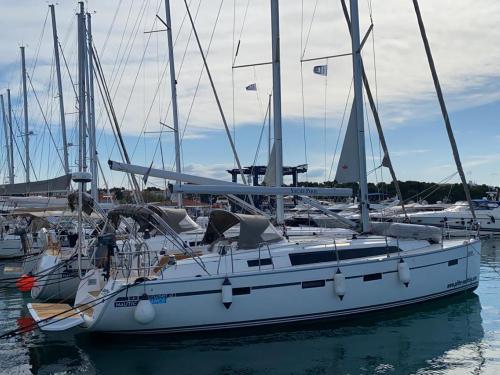 Segelyacht Bavaria 41 Cruiser chartern in ACI Marina Vodice