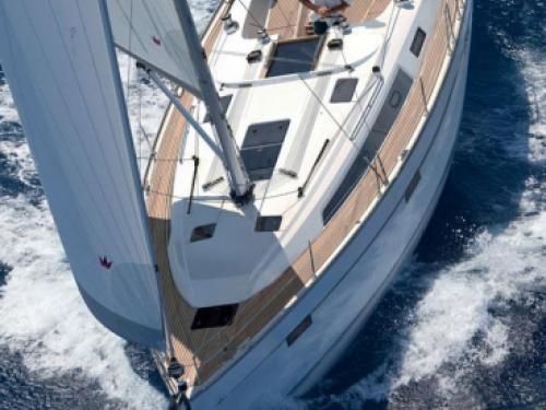 Yacht Bavaria 41 Cruiser for rent in Marina di Scarlino
