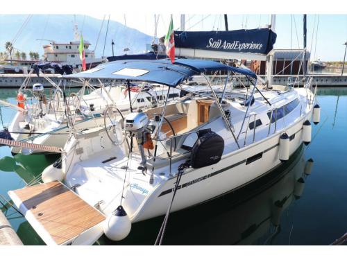 Yacht Bavaria 41 Cruiser for rent in Castellammare di Stabia