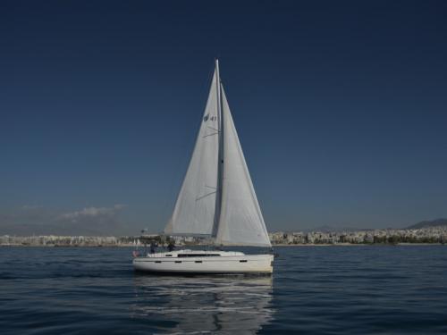 Sailing yacht Bavaria 41 Cruiser available for charter in Athens