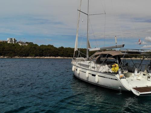 Segelyacht Bavaria 41 Cruiser chartern in Drage