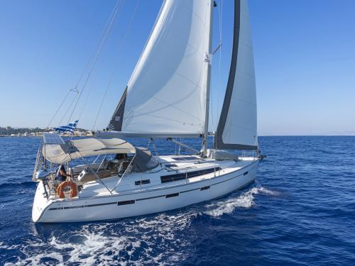 Sailboat Bavaria 41 Cruiser for rent in Rhodes Marina