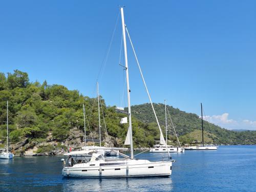 Sailboat Bavaria 41 Cruiser for rent in Fethiye