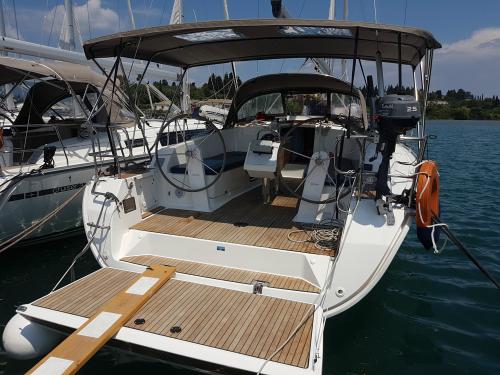 Sailing yacht Bavaria 41 Cruiser available for charter in Sami