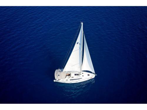 Yacht Bavaria 41 Cruiser for rent in Marina Hramina