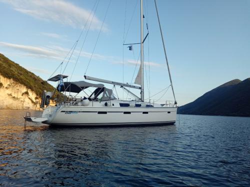 Sailing yacht Bavaria 41 Cruiser available for charter in Lefkas Marina