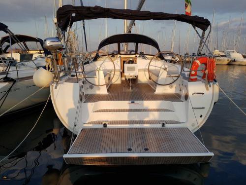 Yacht Bavaria 41 Cruiser for rent in Procida