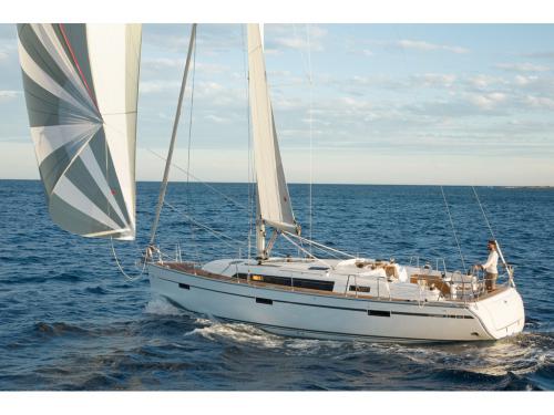 Yacht Bavaria 41 Cruiser for hire in Cannigione