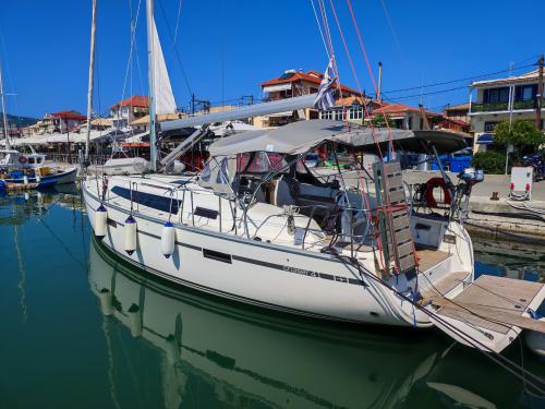 Sailing boat Bavaria 41 Cruiser for hire in Lefkas