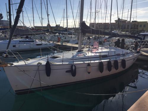 Yacht Bavaria 42 for hire in Bocca di Magra