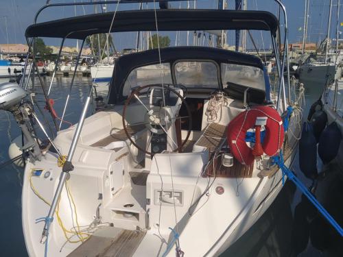 Sailing yacht Bavaria 42 available for charter in Lefkas