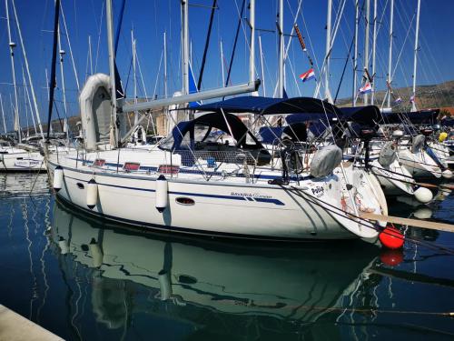 Sailing boat Bavaria 42 Cruiser for charter in Trogir