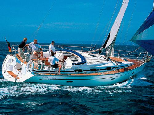 Yacht Bavaria 42 Cruiser available for charter in Alimos Marina Kalamaki