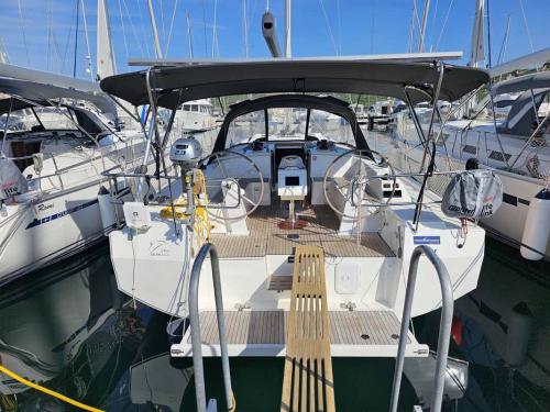 Yacht Bavaria 42 Cruiser chartern in Krk