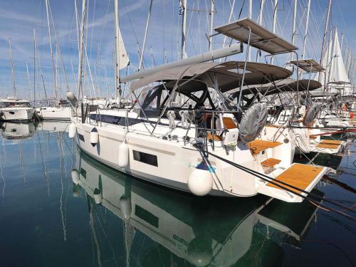 Segelyacht Bavaria 42 Cruiser chartern in Biograd na Moru