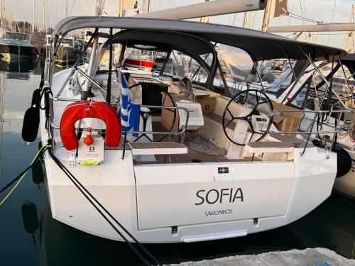 Sailing yacht Bavaria 42 Cruiser for hire in Gouvia