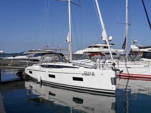 Segelyacht Bavaria 42 Cruiser Yachtcharter in Marina Borik