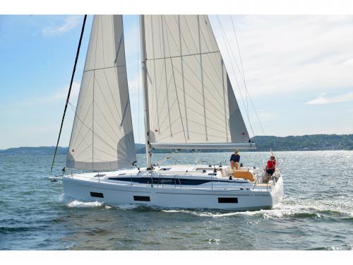Yacht Bavaria 42 Cruiser for charter in Krk