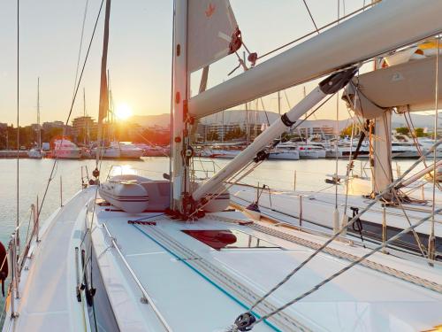 Segelyacht Bavaria 42 Cruiser Yachtcharter in Athen