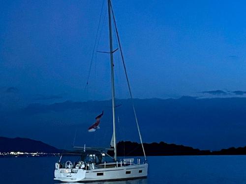 Yacht Bavaria 42 Cruiser chartern in Preveza