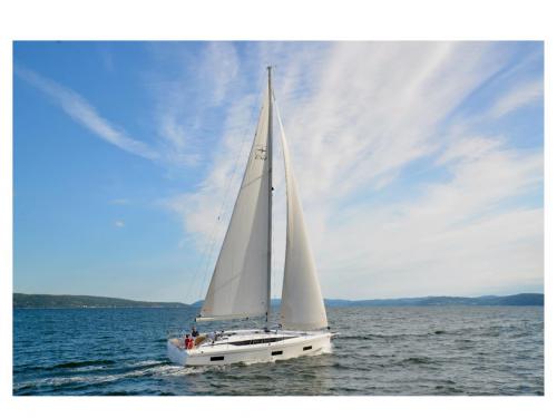 Sailing yacht Bavaria 42 Cruiser available for charter in Marmaris