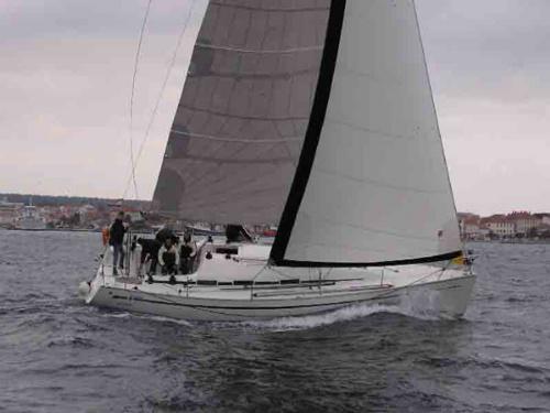 Yacht Bavaria 42 Match chartern in Trogir