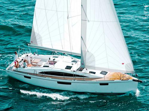 Sailing yacht Bavaria 42 Vision for rent in Heiligenhafen