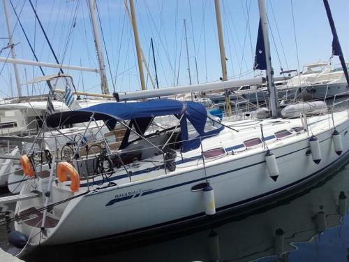 Sailing yacht Bavaria 43 Cruiser for hire in Tourlos