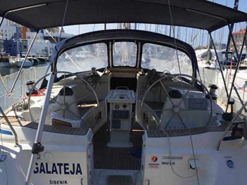 Yacht Bavaria 44 for rent in Marina Tankerkomerc