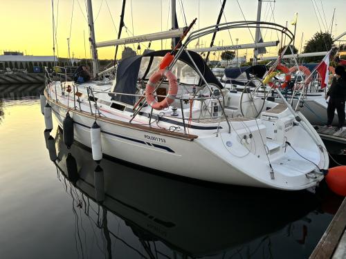 Yacht Bavaria 44 for hire in Marina Solna