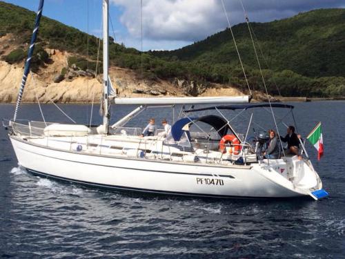 Sailing boat Bavaria 44 available for charter in Marina of Portoferraio