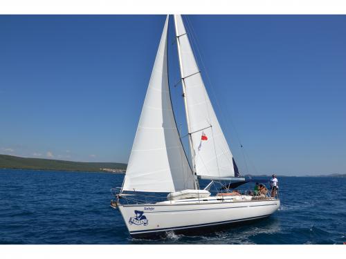 Sailing yacht Bavaria 44 for charter in Marina Pirovac