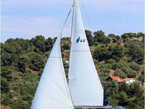 Yacht Bavaria 44 for rent in Port of Avdira