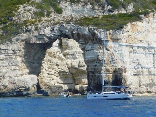 Sailing yacht Bavaria 45 Cruiser for rent in Gouvia Marina
